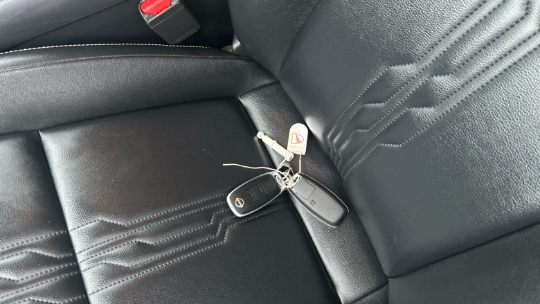 Nissan Juke 1.0 DiG-T 114 Tekna 5dr Petrol Hatchback